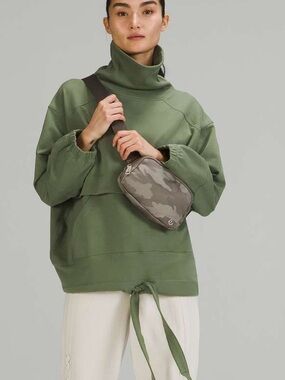 Lululemon Everywhere Belt Bag
Heritage Camo Max Rover White Opal